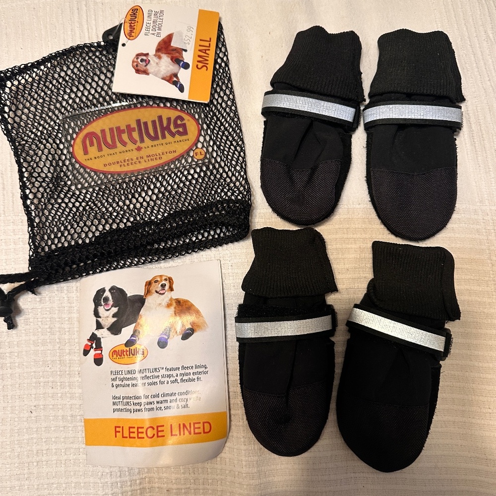 Muttluk Fleece lined dog boots Small